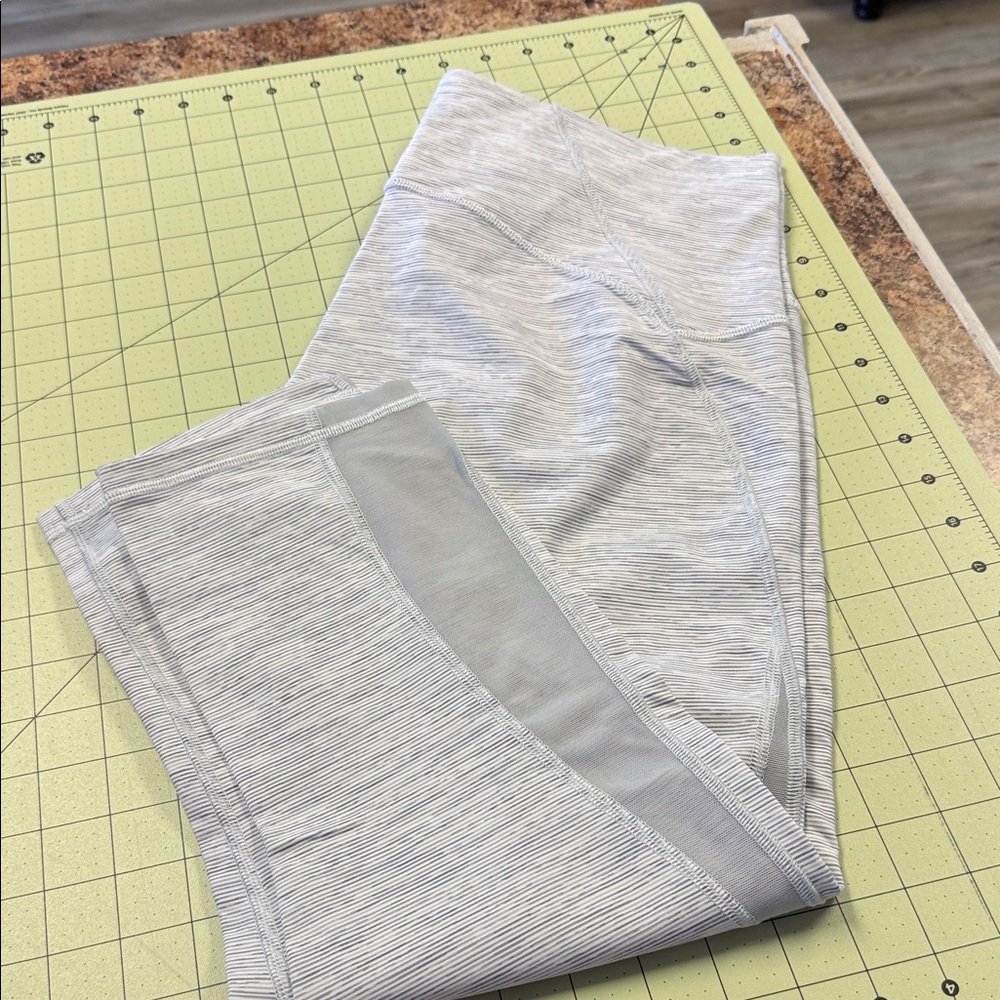 Lululemon Athletica Gray Pinstripe Leggings size 12